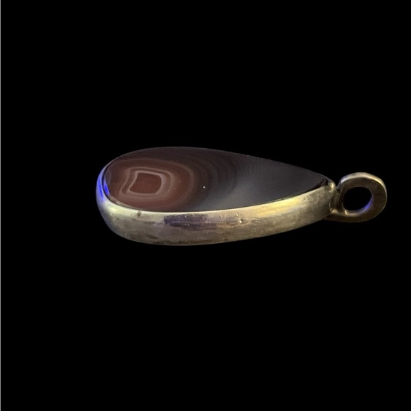 “Tito”Vintage Sterling Silver Brown Teardrop Agate Pendant - Picture 3 of 5